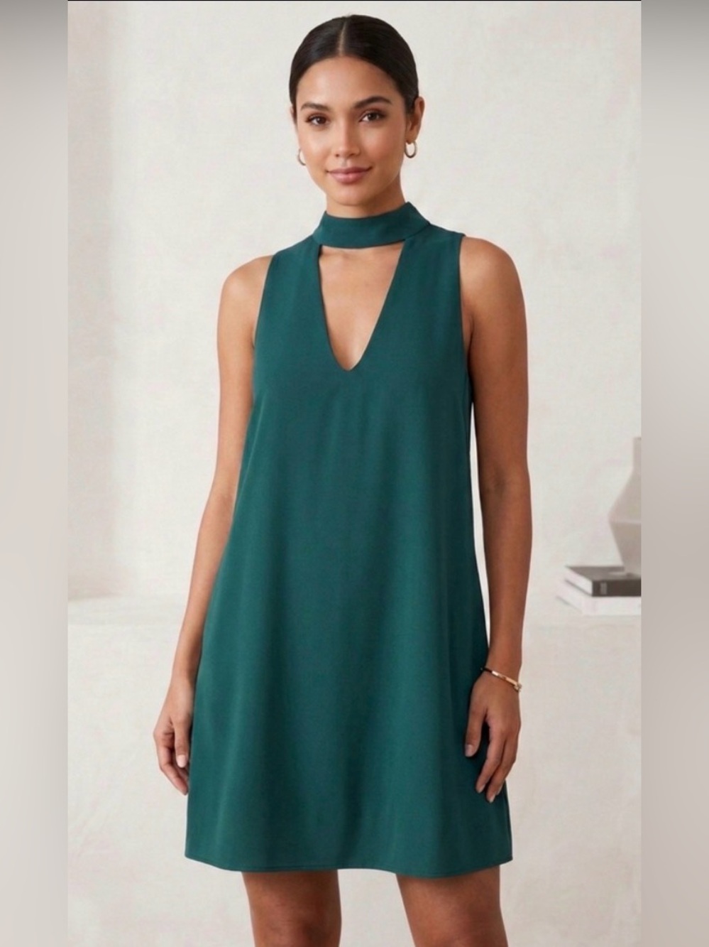 Amanda Uprichard Emerald Green Choker Neck Shift Sleeveless V-Neck Dress Size S
